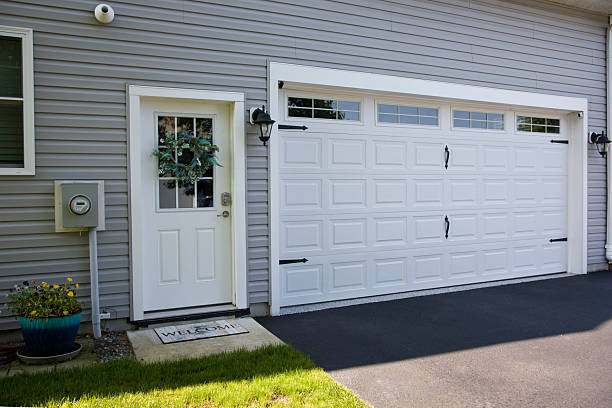 24/7 Emergency Garage Door Roller Replacement experts in Robinhood, MS